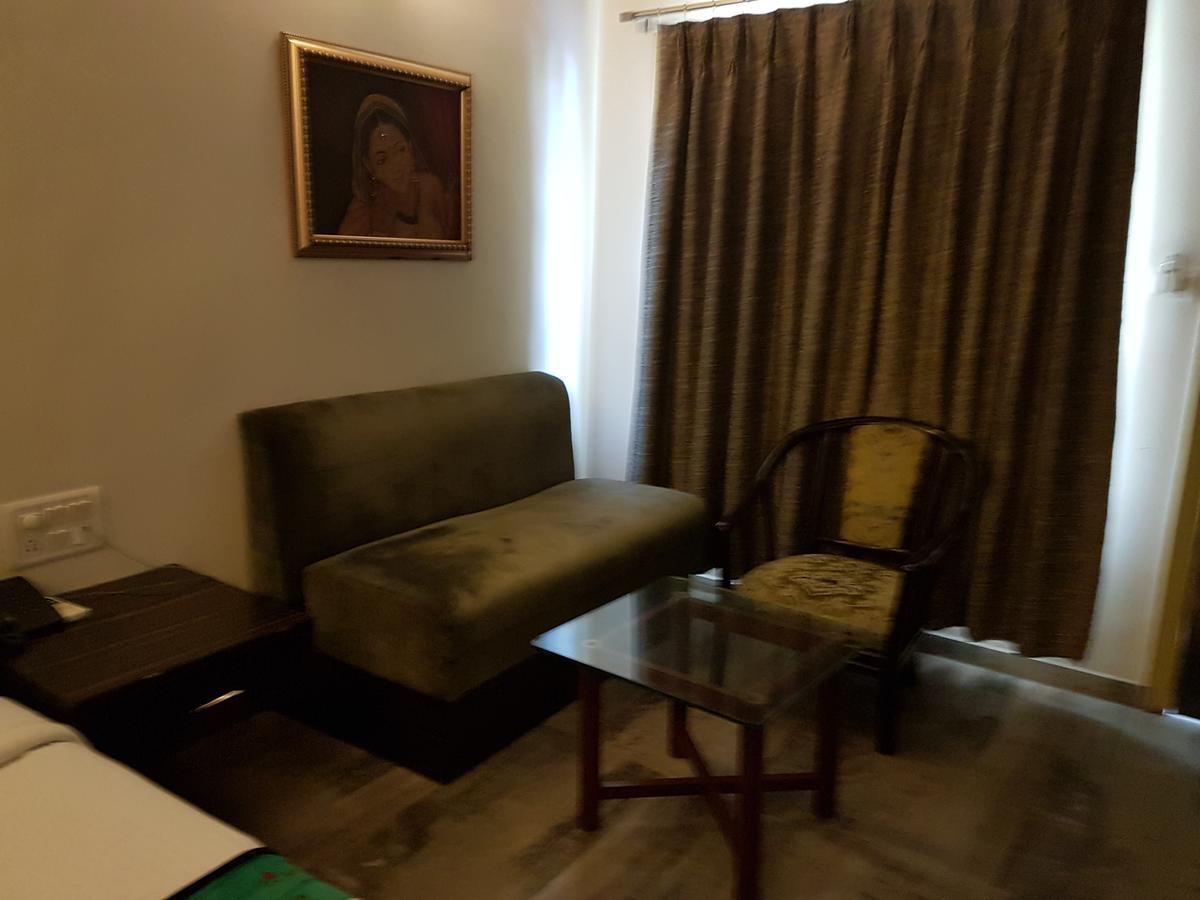 Hotel Karnavati Ábú-hegy Kültér fotó