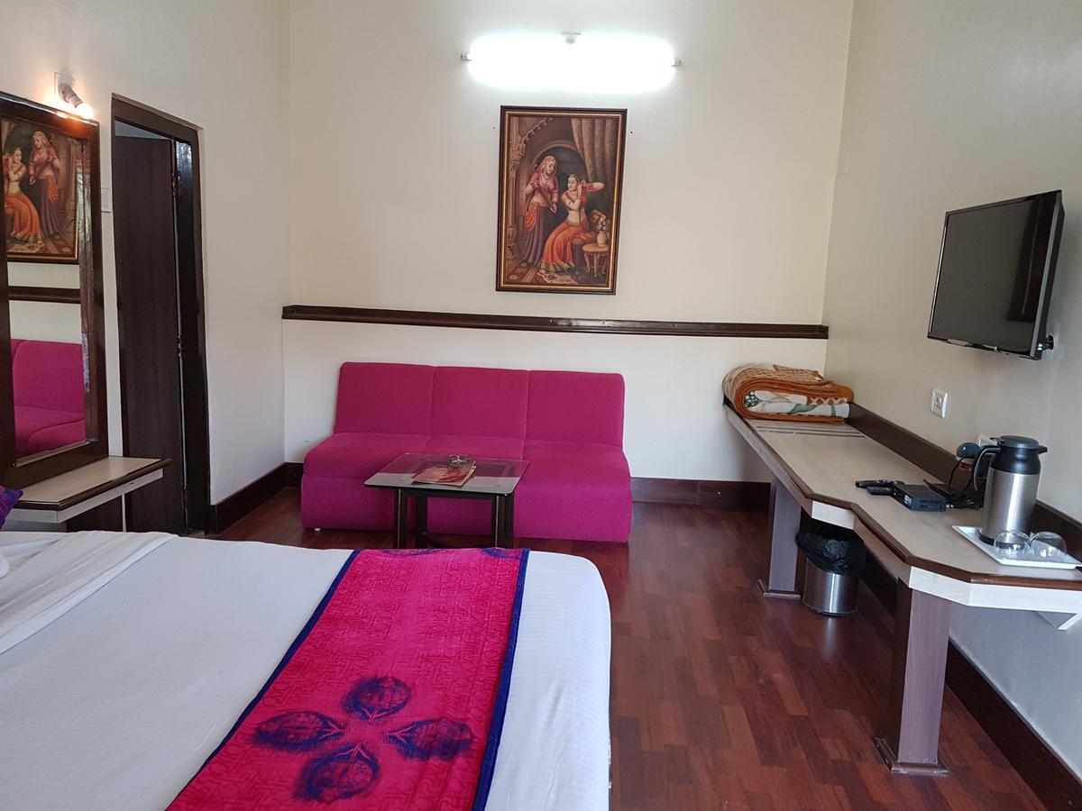 Hotel Karnavati Ábú-hegy Kültér fotó